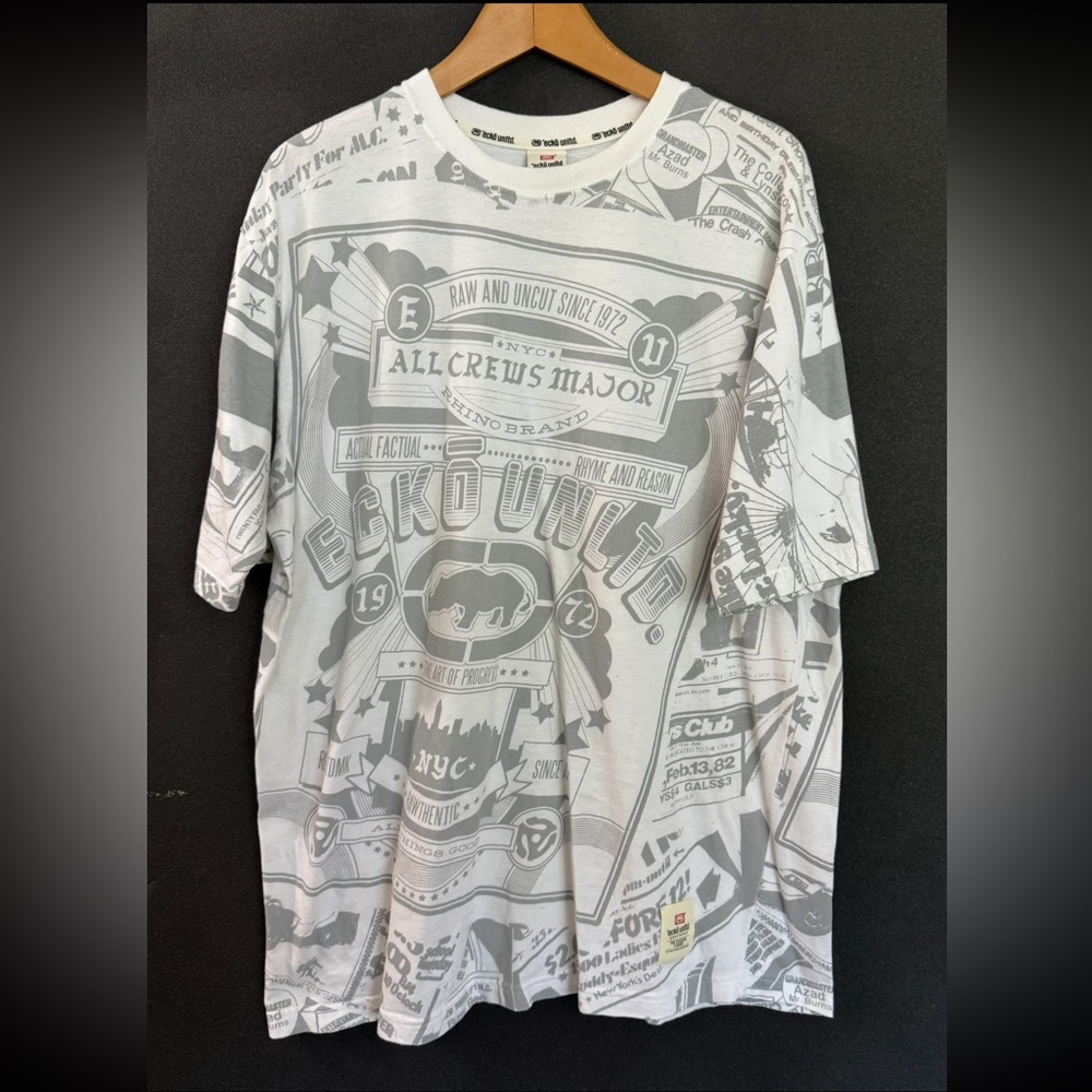 Ecko Unlimited White and Gray Graphic Tee